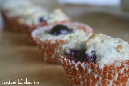 Oat muffin with cherry