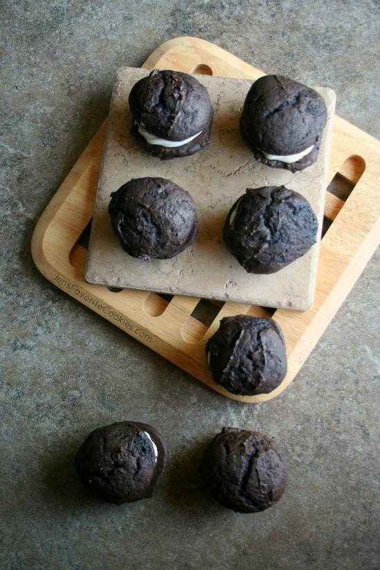 dark-chocolate-whoopie-pies