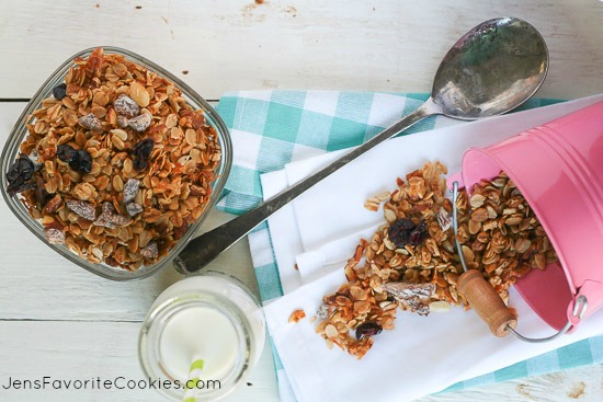 Fruit and Nut Granola from JensFavoriteCookies.com - A simple and delicious breakfast!