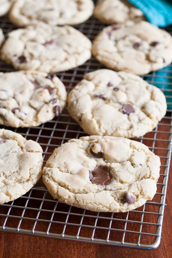 frosting-stuffed-chocolate-chip-cookies