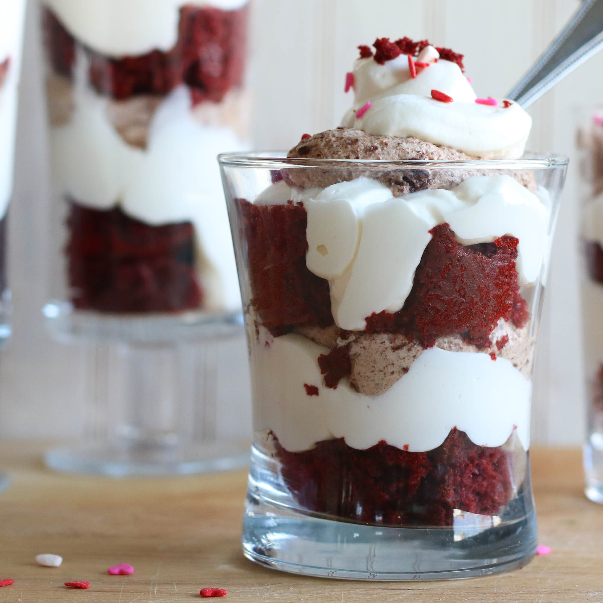 https://jensfavoritecookies.com/wp-content/uploads/2017/01/red-velvet-trifle-7.jpg